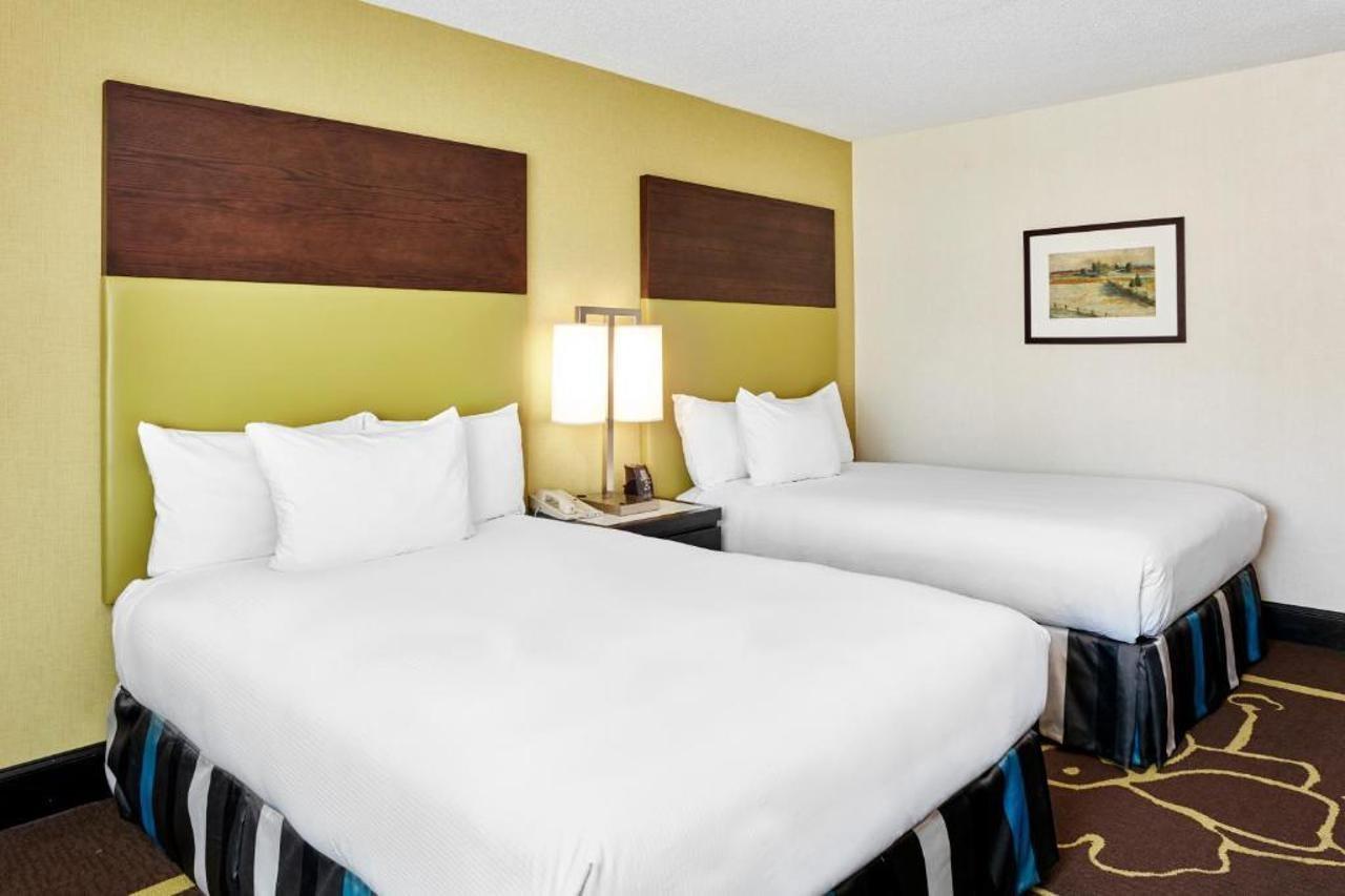 Готель Doubletree By Hilton Charlotte Uptown Екстер'єр фото