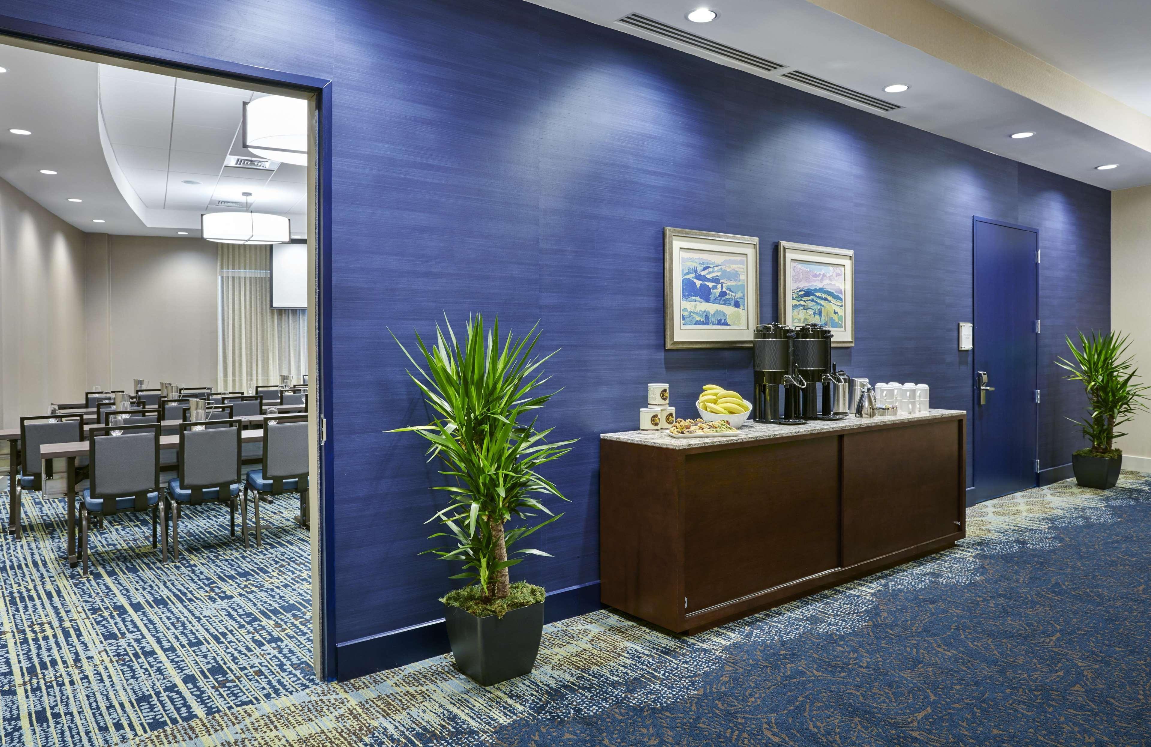 Готель Doubletree By Hilton Charlotte Uptown Екстер'єр фото