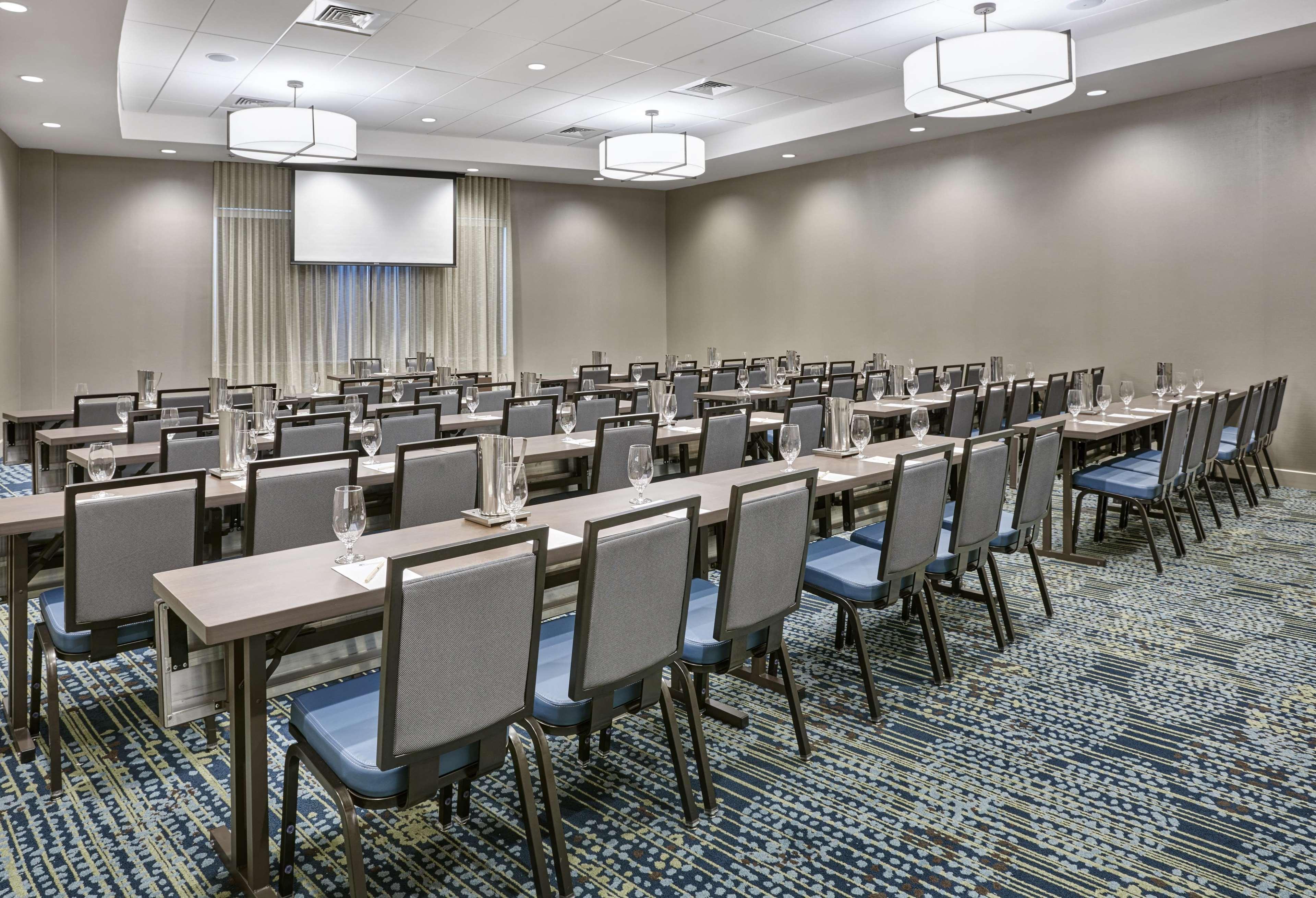 Готель Doubletree By Hilton Charlotte Uptown Екстер'єр фото