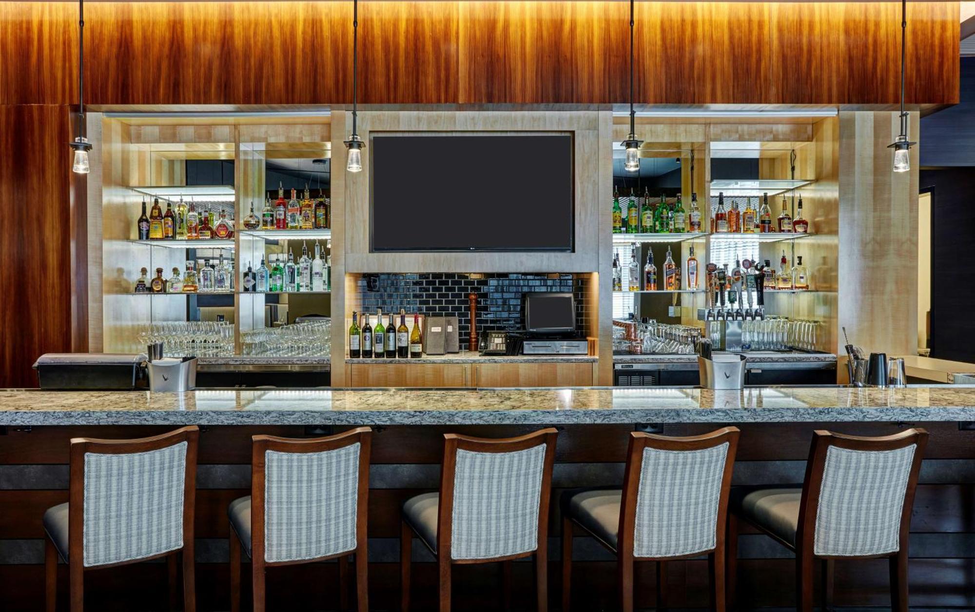 Готель Doubletree By Hilton Charlotte Uptown Екстер'єр фото