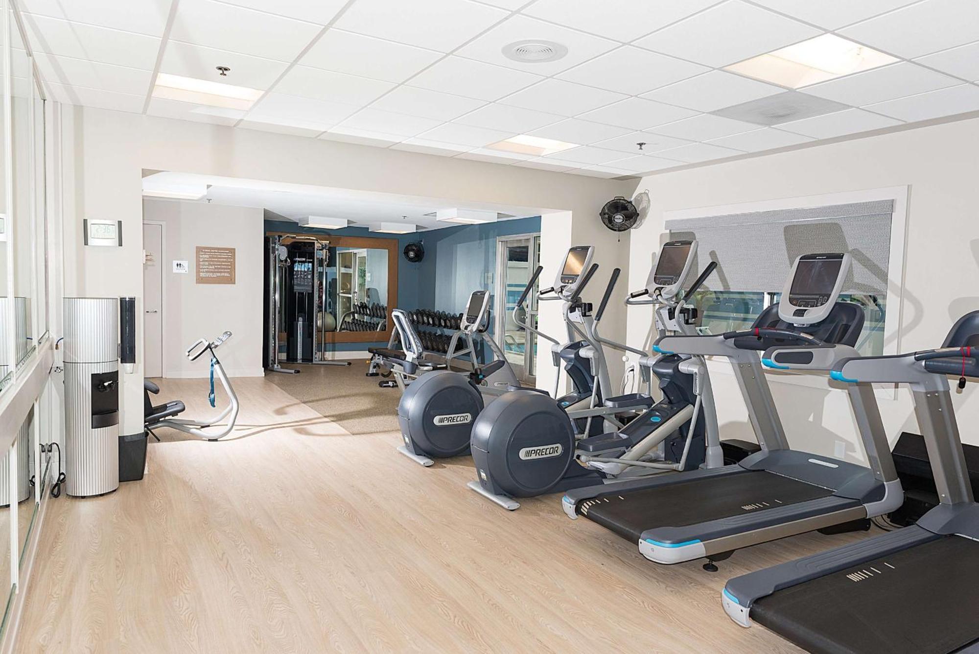 Готель Doubletree By Hilton Charlotte Uptown Екстер'єр фото