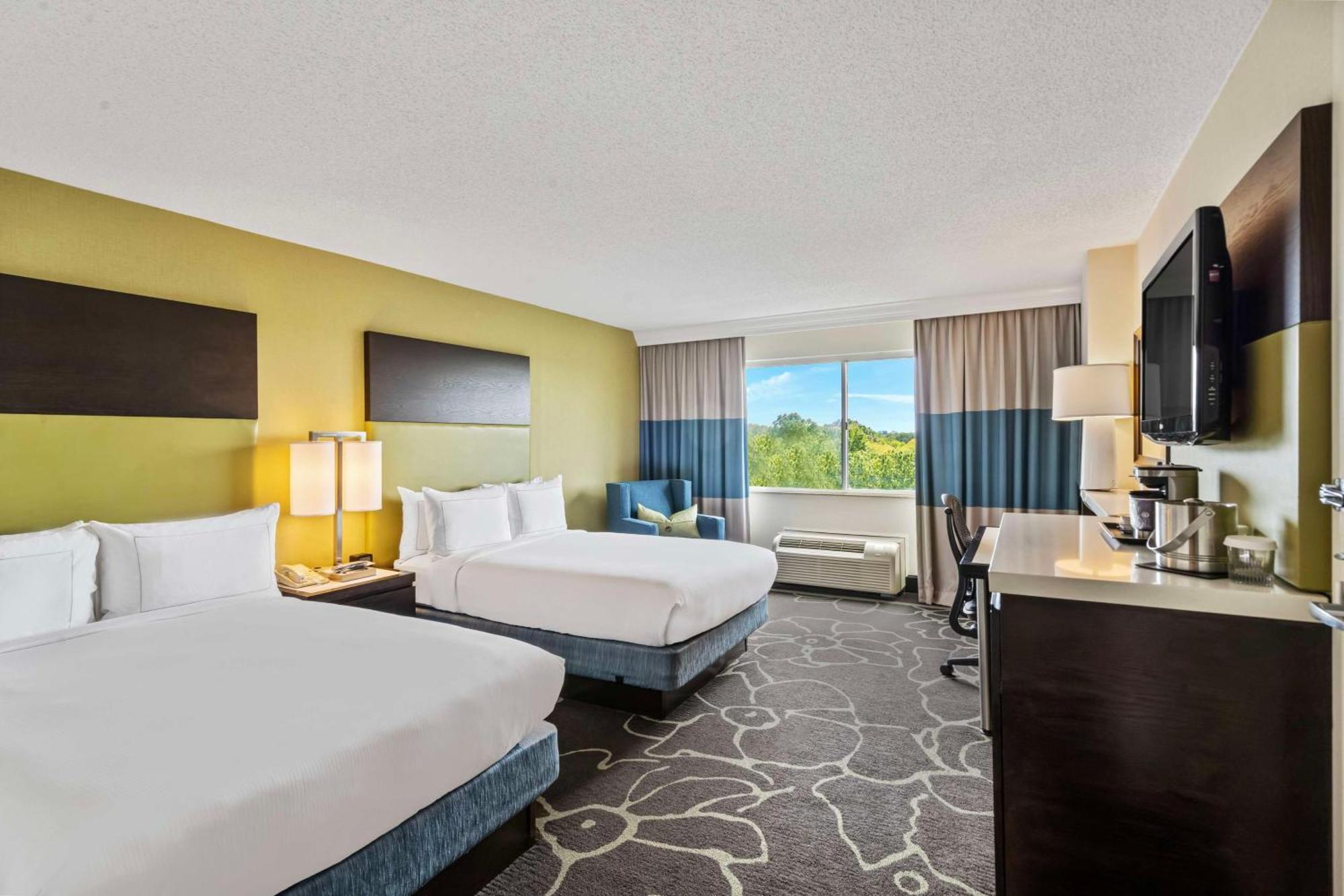 Готель Doubletree By Hilton Charlotte Uptown Екстер'єр фото