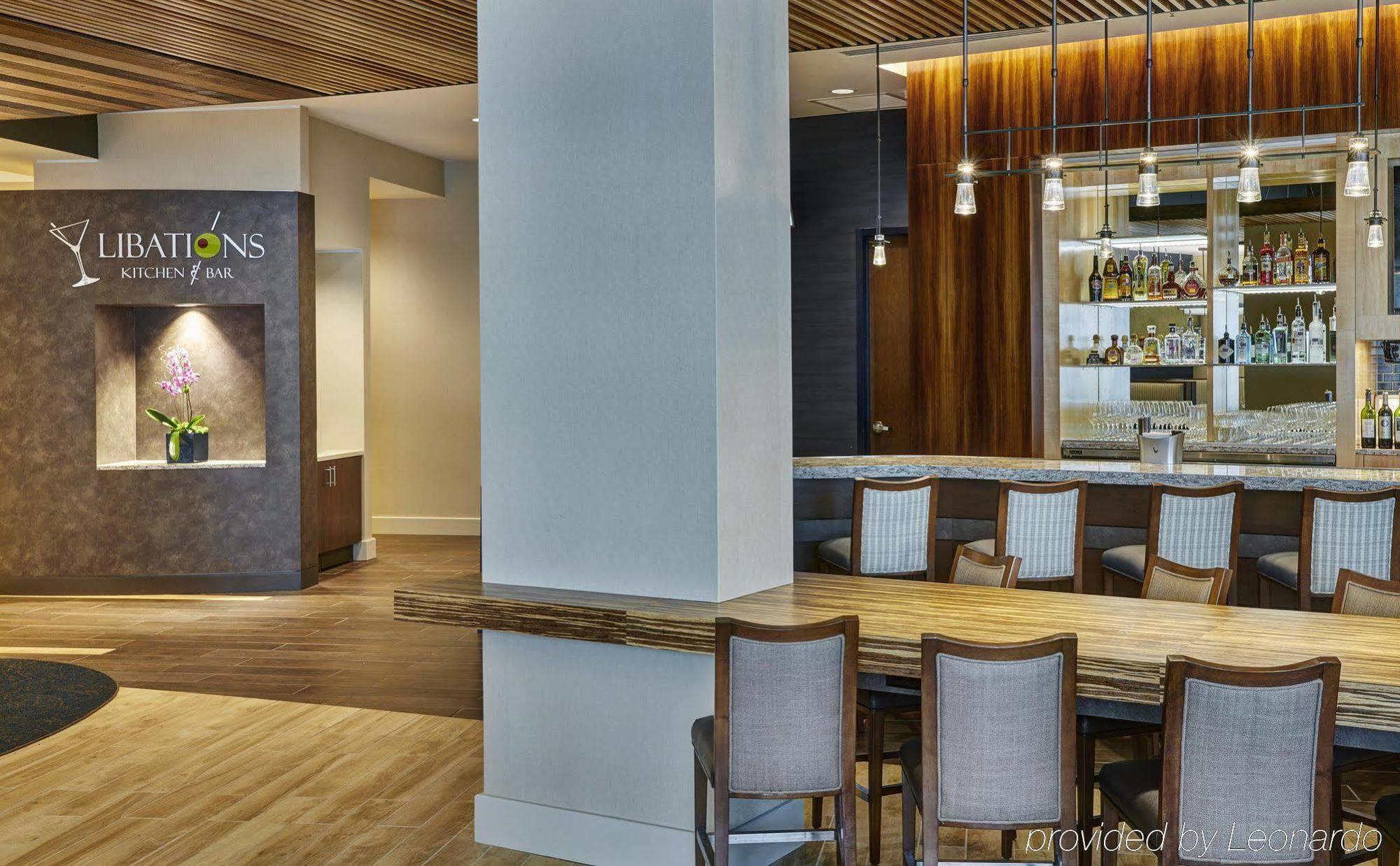 Готель Doubletree By Hilton Charlotte Uptown Екстер'єр фото