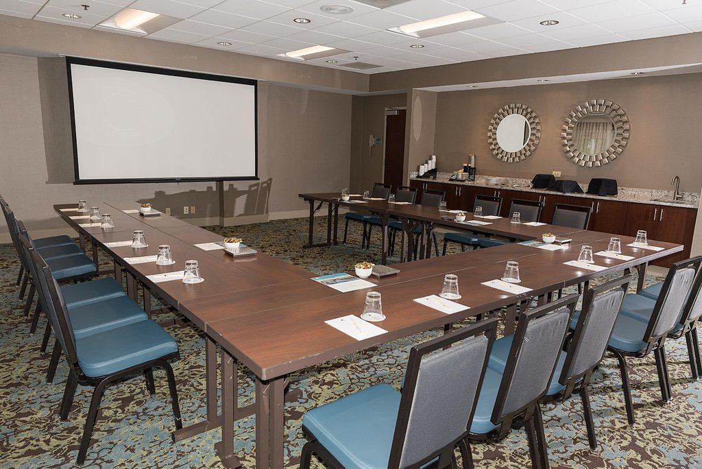Готель Doubletree By Hilton Charlotte Uptown Екстер'єр фото